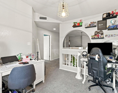 2437 Fletcher Place - Photo Thumbnail 35