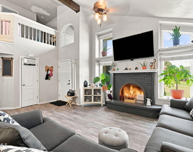 2437 Fletcher Place - Photo Thumbnail 12