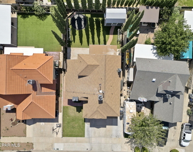 2437 Fletcher Place - Photo Thumbnail 6