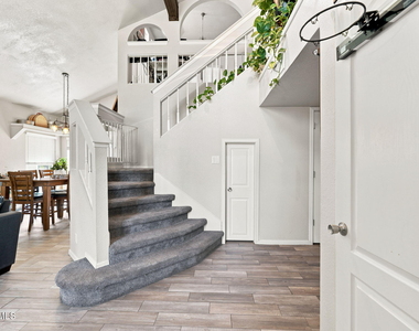 2437 Fletcher Place - Photo Thumbnail 10