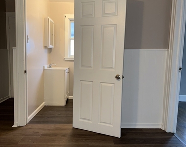 101 Boswell Avenue - Photo Thumbnail 14
