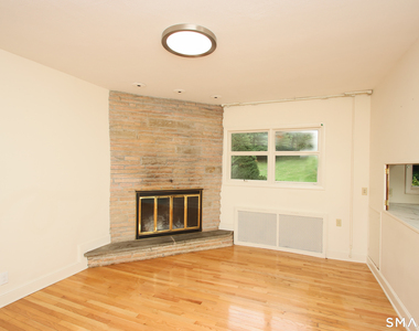 85 Center Street - Photo Thumbnail 6