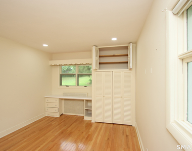 85 Center Street - Photo Thumbnail 16