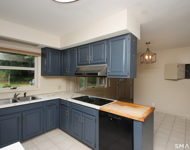 85 Center Street - Photo Thumbnail 9