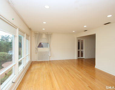 85 Center Street - Photo Thumbnail 2