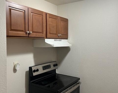 40-2 Prospect Avenue - Photo Thumbnail 11