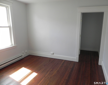 67 Fairfield Avenue - Photo Thumbnail 3