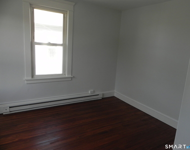 67 Fairfield Avenue - Photo Thumbnail 4