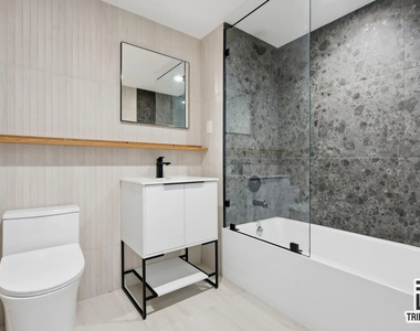 997 Rogers Avenue - Photo Thumbnail 4