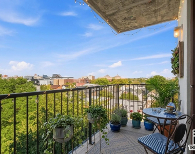 997 Rogers Avenue - Photo Thumbnail 5