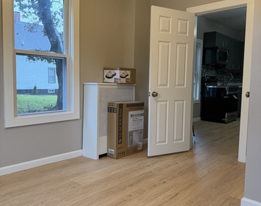 101 Boswell Avenue - Photo Thumbnail 4
