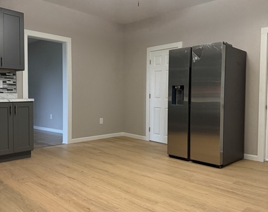 101 Boswell Avenue - Photo Thumbnail 2