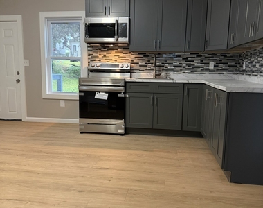 101 Boswell Avenue - Photo Thumbnail 1