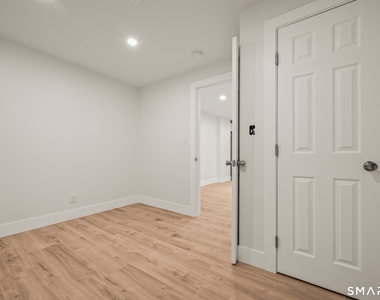 542 Main Street - Photo Thumbnail 7
