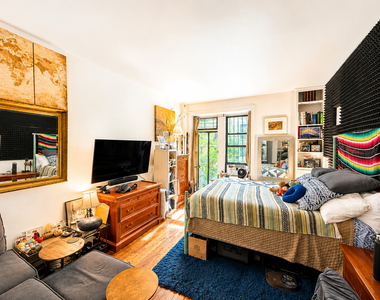 West 105th Street - Photo Thumbnail 3