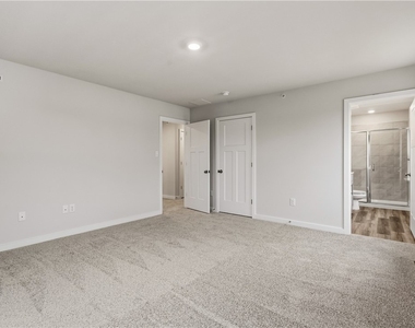 1015 Darcy Drive - Photo Thumbnail 13