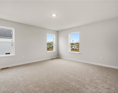 1015 Darcy Drive - Photo Thumbnail 15