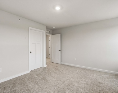 1015 Darcy Drive - Photo Thumbnail 21