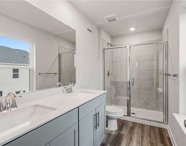 1015 Darcy Drive - Photo Thumbnail 14
