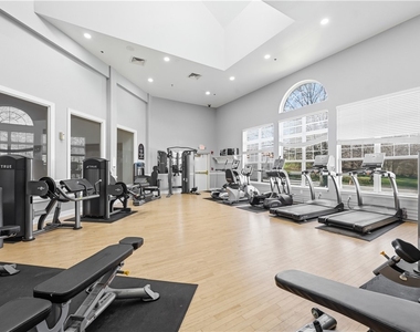217 Adams Pointe Boulevard - Photo Thumbnail 16