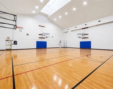 217 Adams Pointe Boulevard - Photo Thumbnail 15