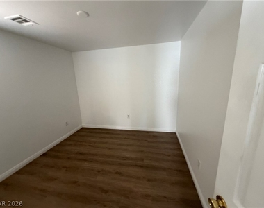 5566 Sun Temple Avenue - Photo Thumbnail 11