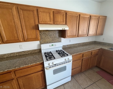 5566 Sun Temple Avenue - Photo Thumbnail 8