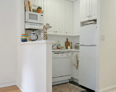  East 46th Street - Photo Thumbnail 3