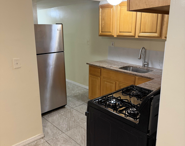 228 East 87th Street - Photo Thumbnail 4