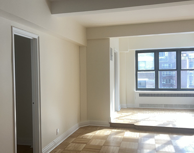 East 56th Street - Photo Thumbnail 6