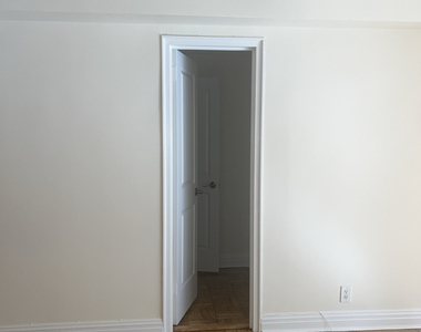 East 56th Street - Photo Thumbnail 5