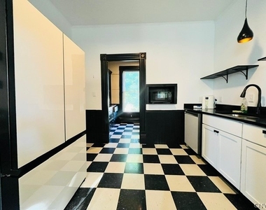 128 N School Street - Photo Thumbnail 1