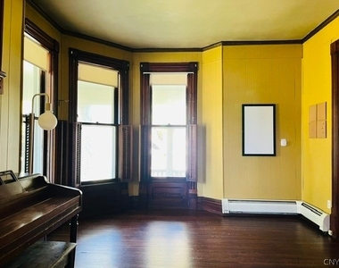 128 N School Street - Photo Thumbnail 7