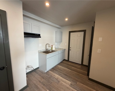 19 Copeland Street - Photo Thumbnail 1