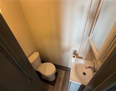 19 Copeland Street - Photo Thumbnail 4
