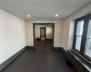 19 Copeland Street - Photo Thumbnail 6