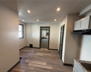 19 Copeland Street - Photo Thumbnail 2