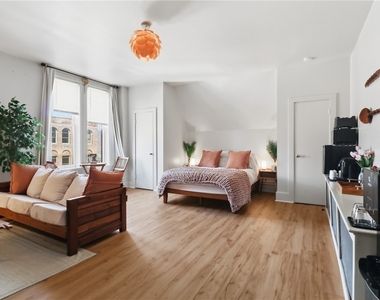 201 Pine Street - Photo Thumbnail 12