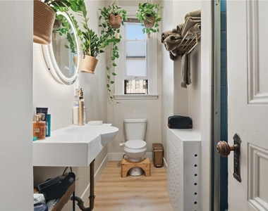 201 Pine Street - Photo Thumbnail 10