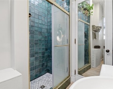 201 Pine Street - Photo Thumbnail 11