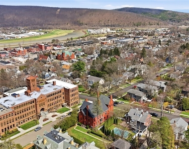 201 Pine Street - Photo Thumbnail 19