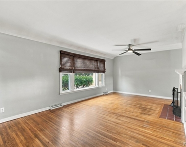 9105 Main St - Photo Thumbnail 7
