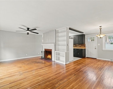 9105 Main St - Photo Thumbnail 10