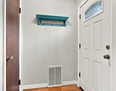 9105 Main St - Photo Thumbnail 6