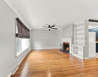 9105 Main St - Photo Thumbnail 12