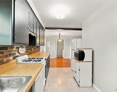 9105 Main St - Photo Thumbnail 19