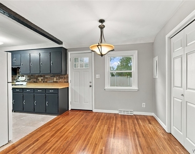 9105 Main St - Photo Thumbnail 16
