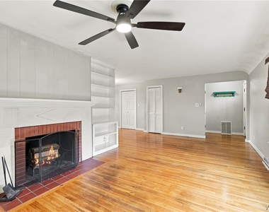 9105 Main St - Photo Thumbnail 9