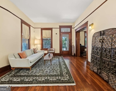1059 Alta Avenue Ne - Photo Thumbnail 9