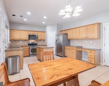 230 Albrighton Court - Photo Thumbnail 12